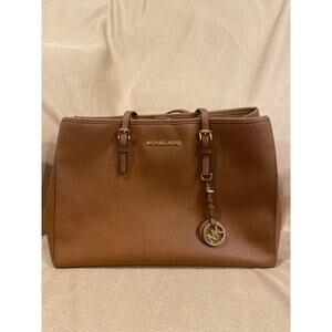 Michael Kors leather purse